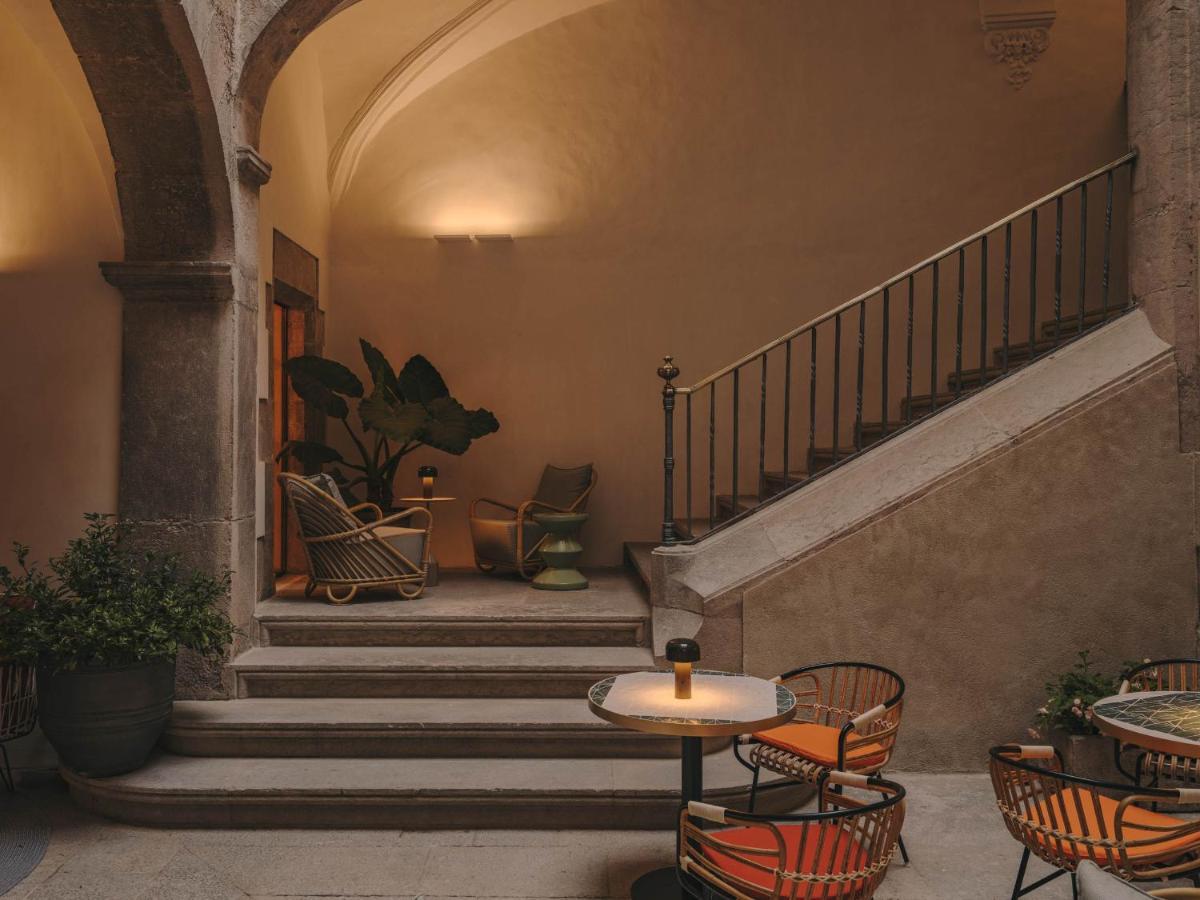 Palau Fugit Hotel